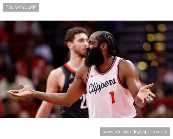 火箭队比赛录像回放中骑士对决的精彩片段